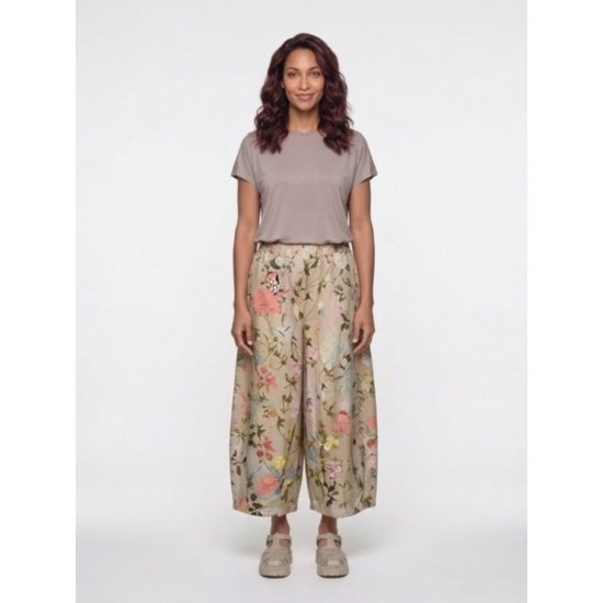 TROUSERS WITH BEIGE FLOWERS 