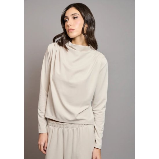 SUMIA TOP