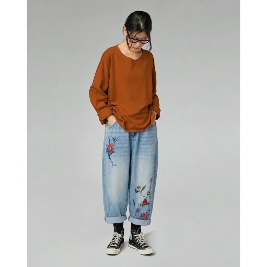 JEANS WITH FALL EMBROIDERY