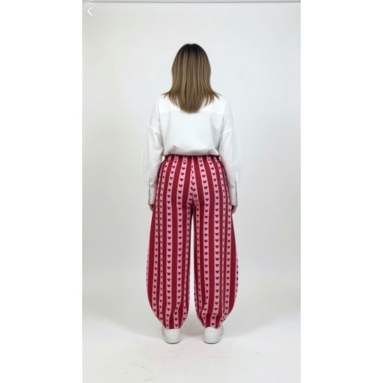 RED HEART BARREL PANTS